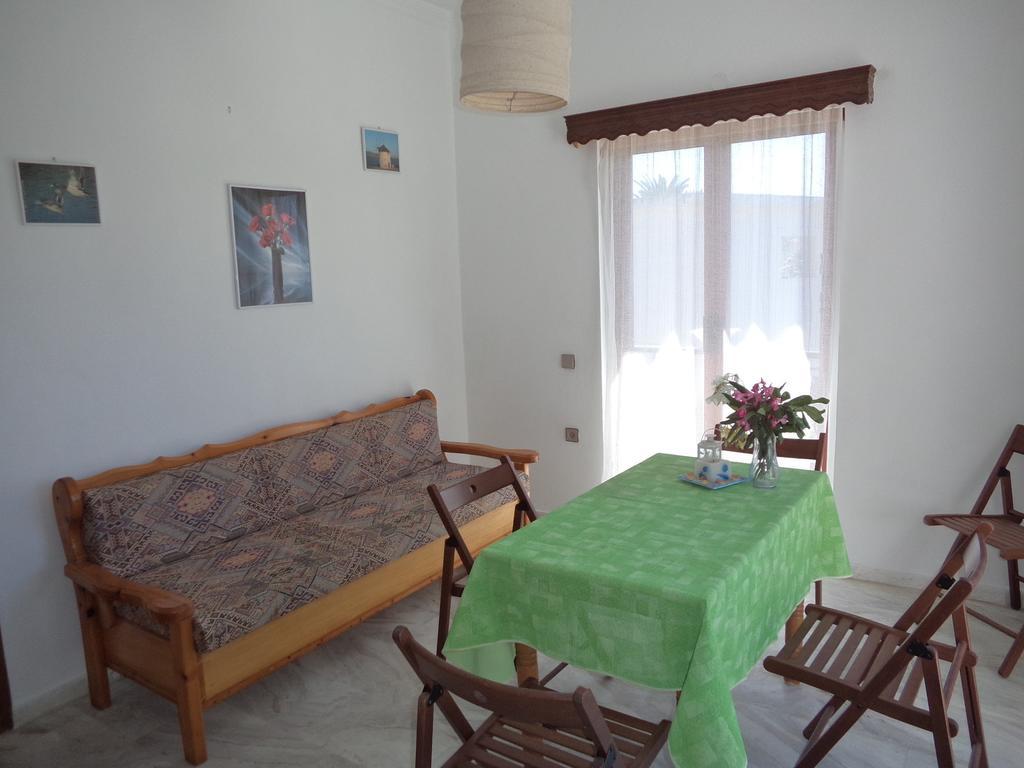 Renesis Studios Lithakia  Room photo