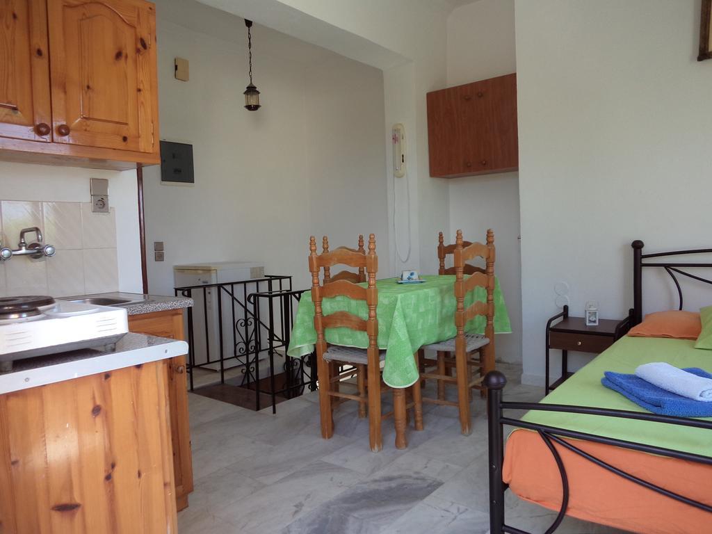 Renesis Studios Lithakia  Room photo