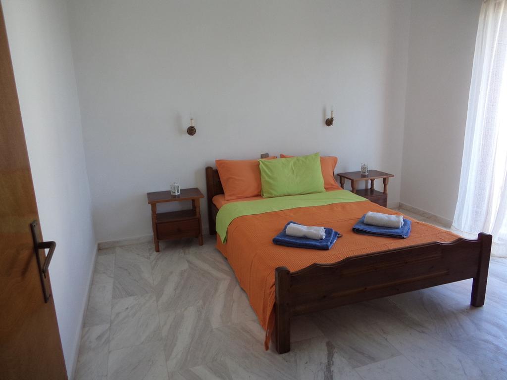 Renesis Studios Lithakia  Room photo