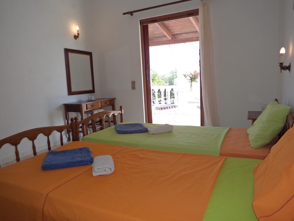 Renesis Studios Lithakia  Room photo